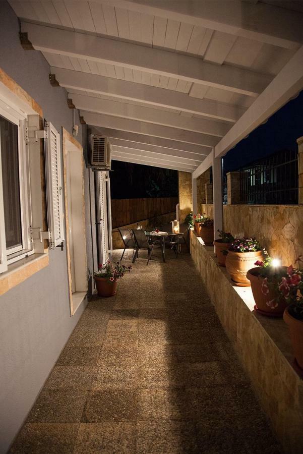 Villa La Casa D'Estate Lakíthra Exterior foto